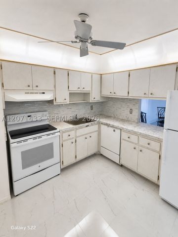 4881 NW 22nd St B15, Lauderhill, FL 33313