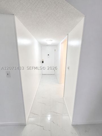 4881 NW 22nd St B15, Lauderhill, FL 33313