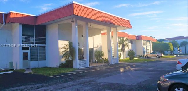 4881 NW 22nd St B15, Lauderhill, FL 33313
