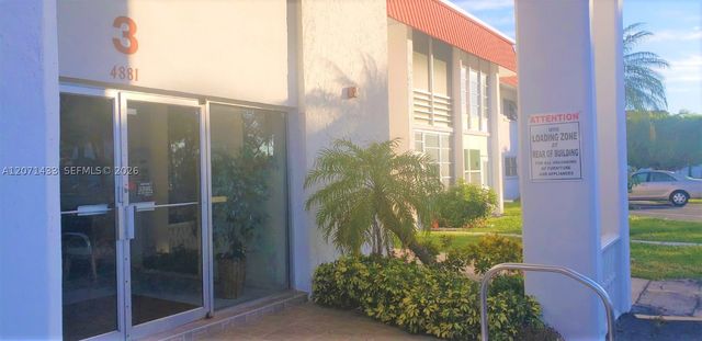 4881 NW 22nd St B15, Lauderhill, FL 33313