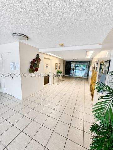 4881 NW 22nd St B15, Lauderhill, FL 33313
