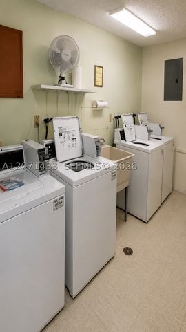 4881 NW 22nd St B15, Lauderhill, FL 33313