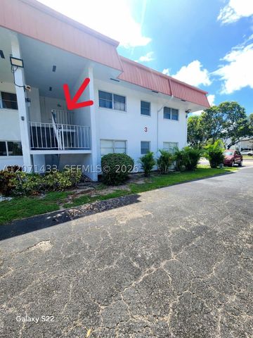 4881 NW 22nd St B15, Lauderhill, FL 33313
