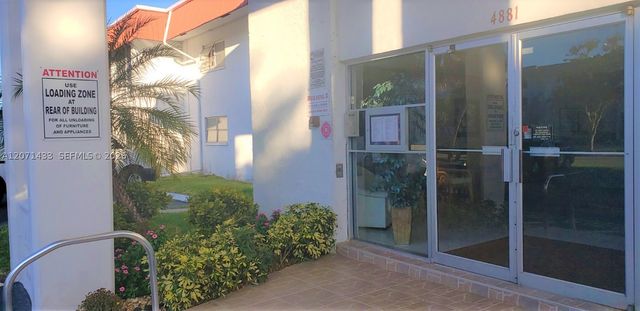 4881 NW 22nd St B15, Lauderhill, FL 33313
