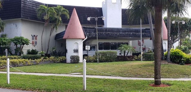 4881 NW 22nd St B15, Lauderhill, FL 33313