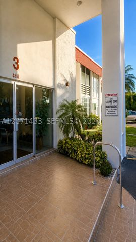 4881 NW 22nd St B15, Lauderhill, FL 33313