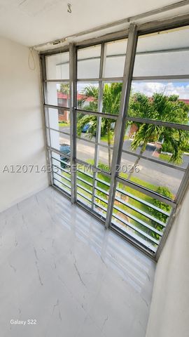 4881 NW 22nd St B15, Lauderhill, FL 33313