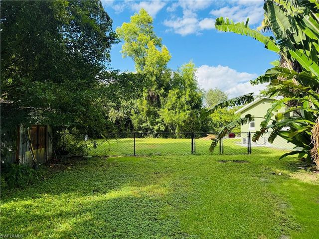 4145 Saums DR, North Fort Myers, FL 33903