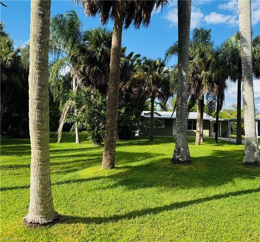 4145 Saums DR, North Fort Myers, FL 33903