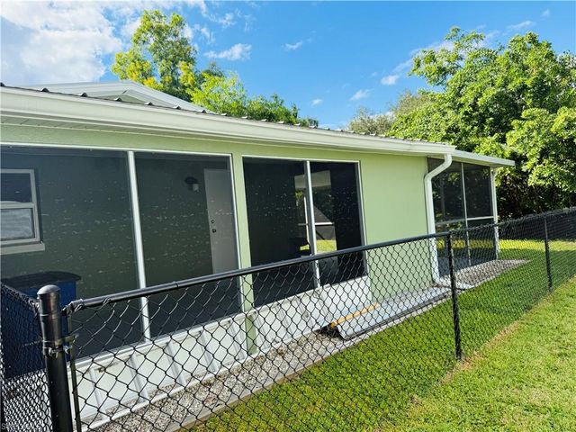 4145 Saums DR, North Fort Myers, FL 33903
