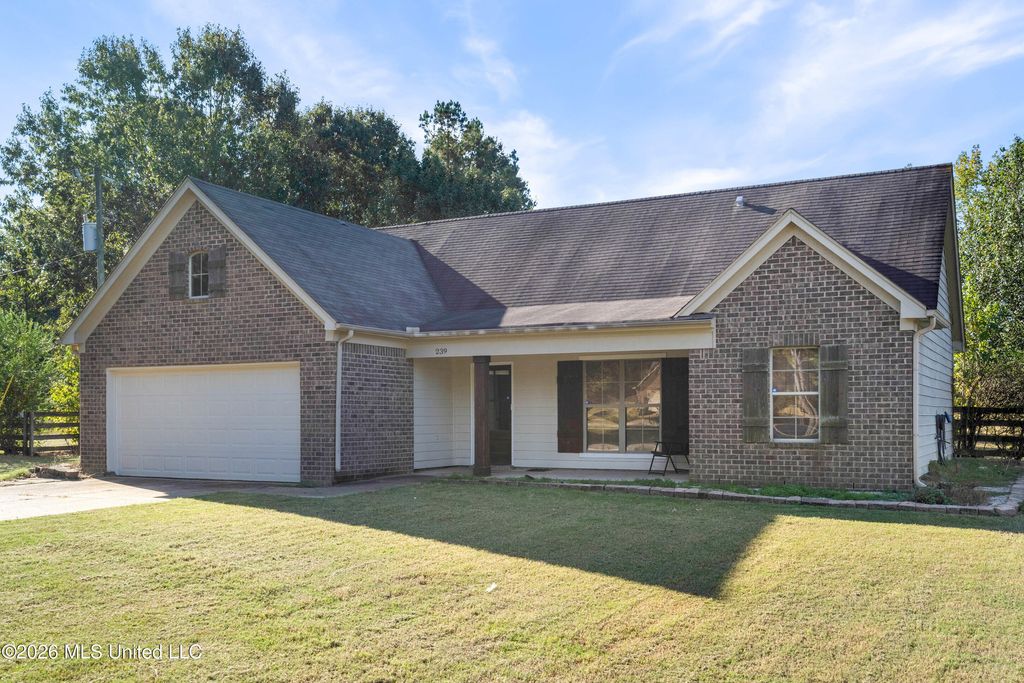 239 Amber Circle, Byhalia, MS 38611 — exterior