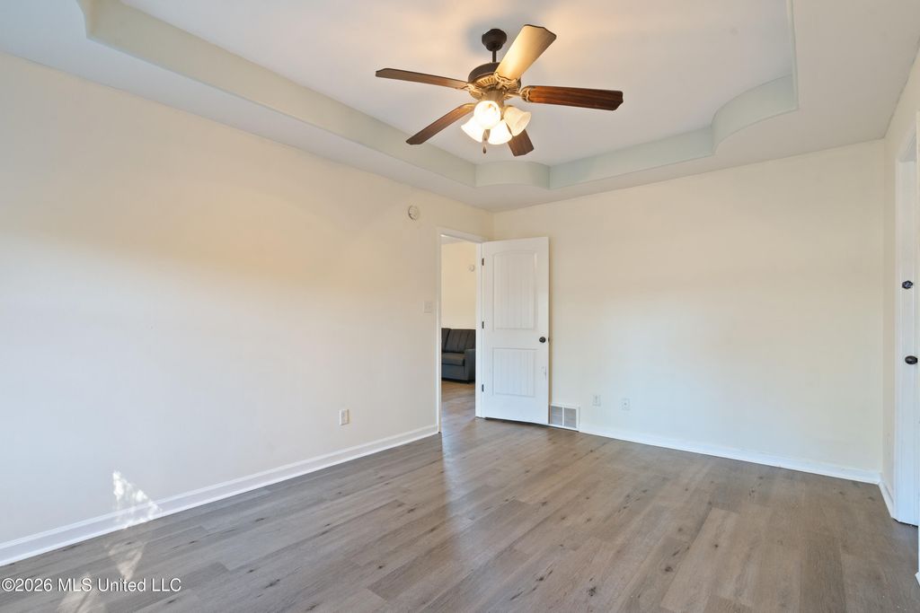239 Amber Circle, Byhalia, MS 38611 — photo 2