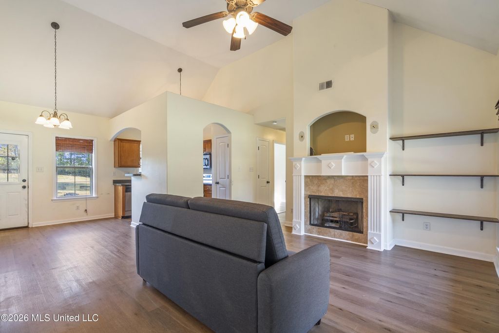 239 Amber Circle, Byhalia, MS 38611 — photo 3