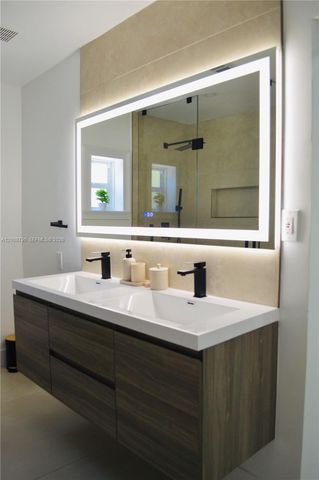 1524 NE 14th Ter, Fort Lauderdale, FL 33304