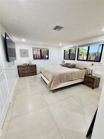 1524 NE 14th Ter, Fort Lauderdale, FL 33304