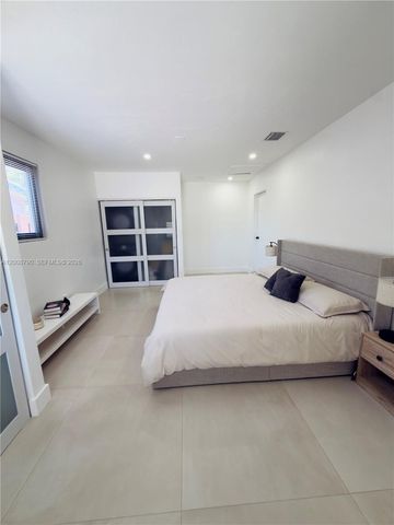 1524 NE 14th Ter, Fort Lauderdale, FL 33304