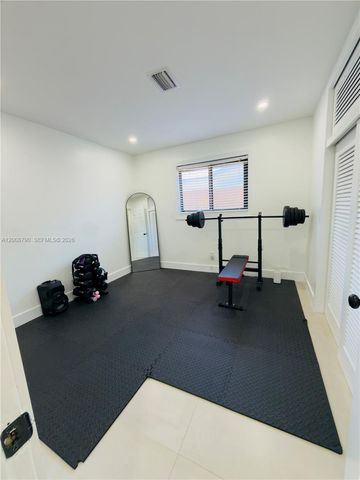 1524 NE 14th Ter, Fort Lauderdale, FL 33304