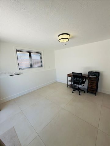 1524 NE 14th Ter, Fort Lauderdale, FL 33304