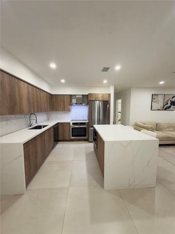 1524 NE 14th Ter, Fort Lauderdale, FL 33304