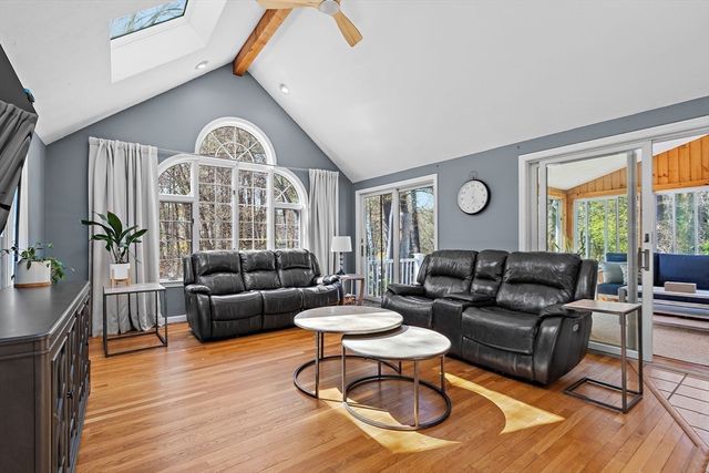 18 Villanova Dr, Westford, MA 01886