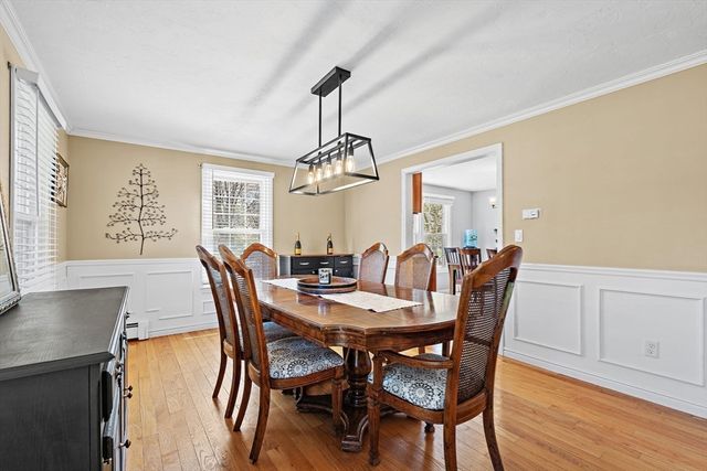 18 Villanova Dr, Westford, MA 01886