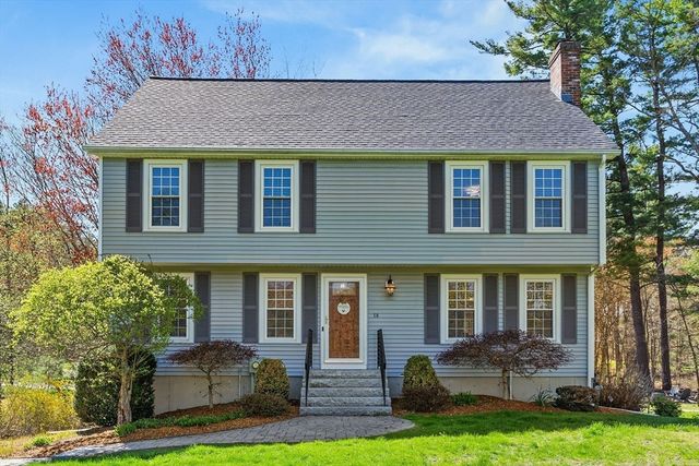 18 Villanova Dr, Westford, MA 01886