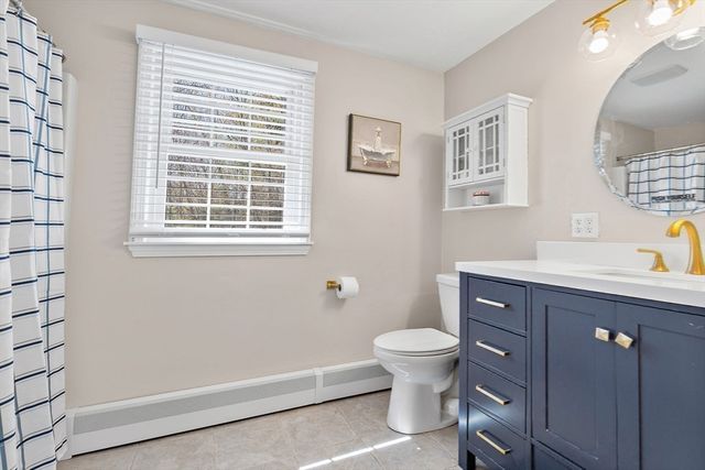 18 Villanova Dr, Westford, MA 01886