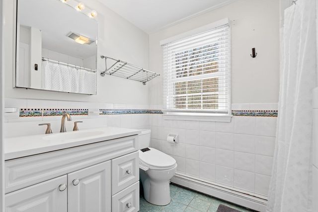 18 Villanova Dr, Westford, MA 01886