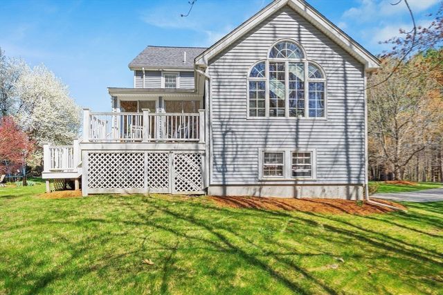 18 Villanova Dr, Westford, MA 01886