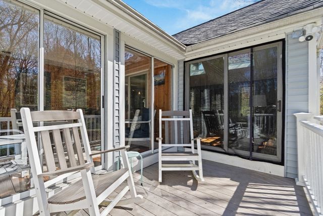 18 Villanova Dr, Westford, MA 01886