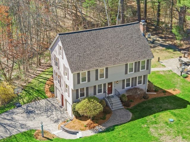 18 Villanova Dr, Westford, MA 01886