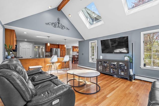 18 Villanova Dr, Westford, MA 01886