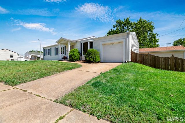 4037 Robert Avenue, St Louis, MO 63116