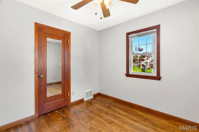 4037 Robert Avenue, St Louis, MO 63116