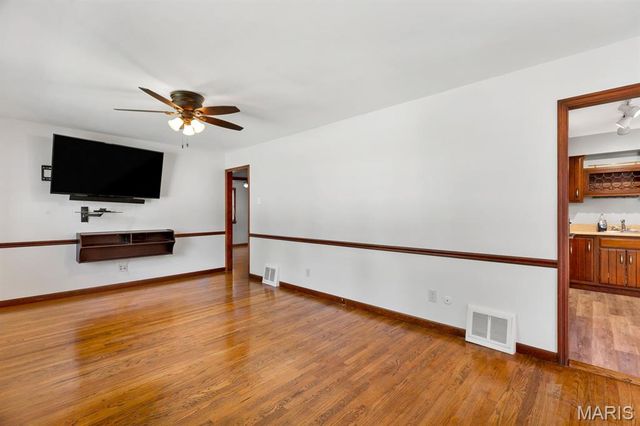 4037 Robert Avenue, St Louis, MO 63116