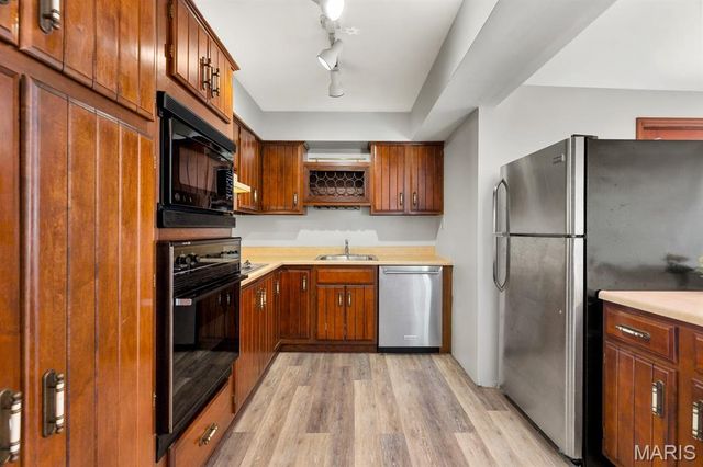 4037 Robert Avenue, St Louis, MO 63116