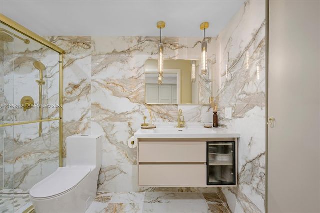 6900 Bay Dr 8A, Miami Beach, FL 33141