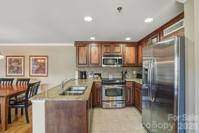 402 Bowling Park Road 402, Asheville, NC 28803