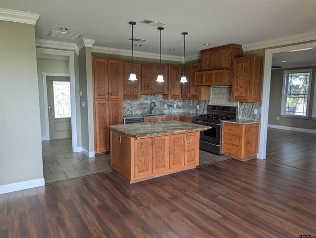 21855 S FM 148, Kemp, TX 75143