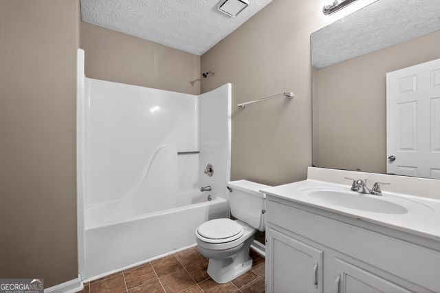 205 Pineknoll Court, Ellenwood, GA 30294