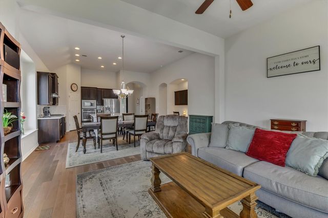 902 Catalina LN, Austin, TX 78737