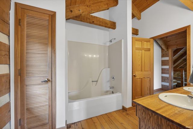 7600 E Pine Grove Road, Bloomington, IN 47401