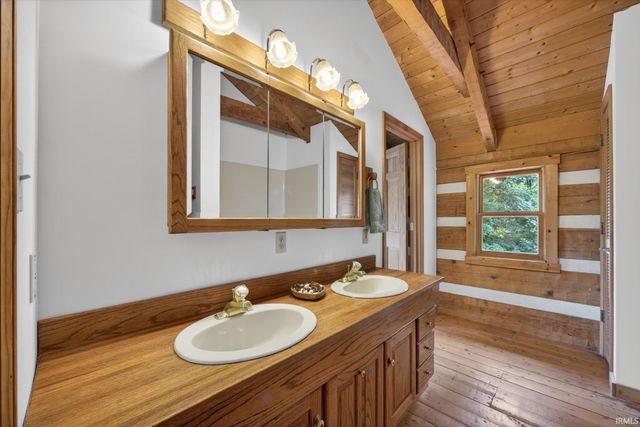 7600 E Pine Grove Road, Bloomington, IN 47401