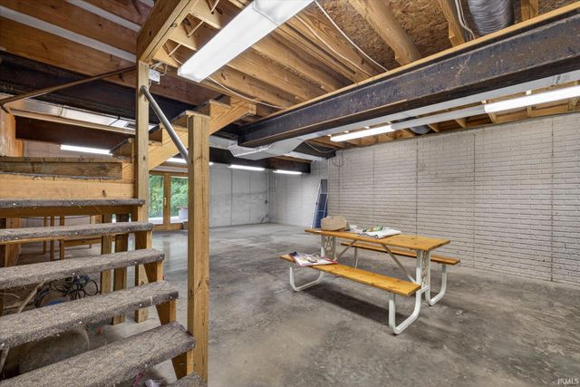 7600 E Pine Grove Road, Bloomington, IN 47401