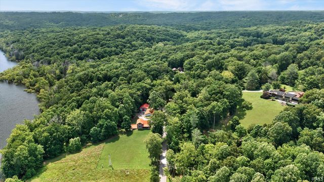 7600 E Pine Grove Road, Bloomington, IN 47401
