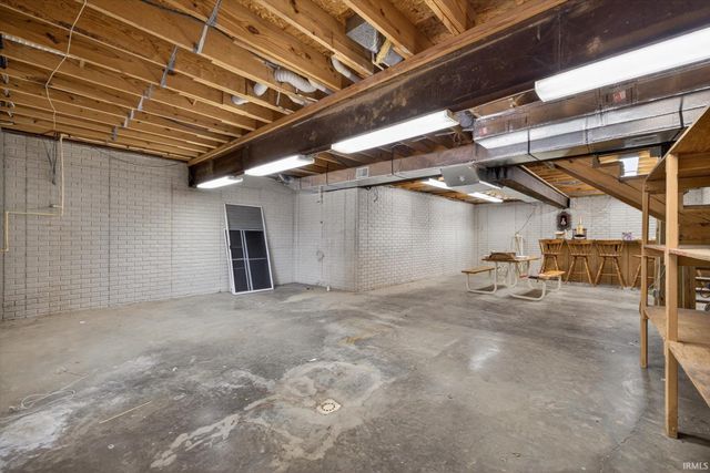 7600 E Pine Grove Road, Bloomington, IN 47401