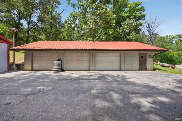 7600 E Pine Grove Road, Bloomington, IN 47401