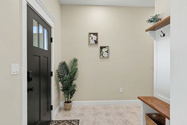 19 Katherine St, Acushnet, MA 02743