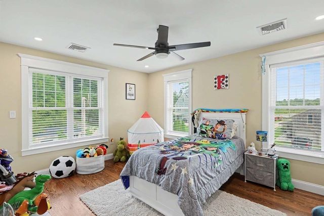 19 Katherine St, Acushnet, MA 02743