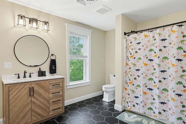 19 Katherine St, Acushnet, MA 02743